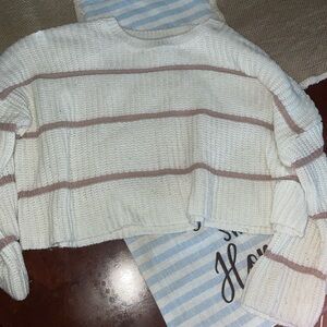 Ladies crop long sleeve sweater